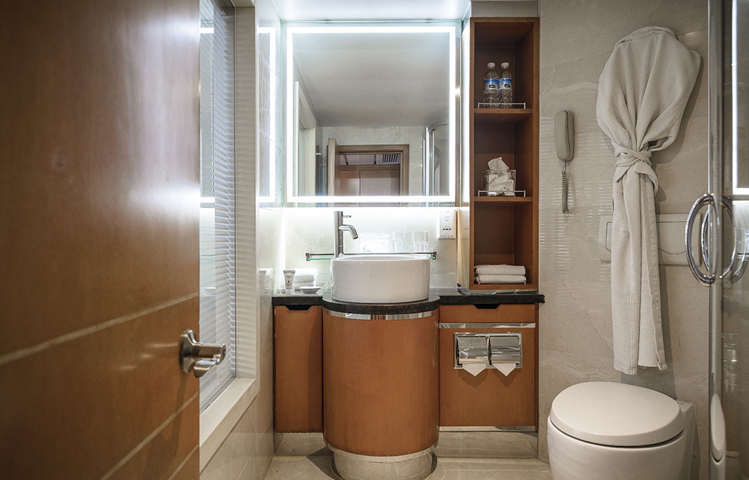Sanctuary Yangzi Explorer Deluxe Cabin Bathroom.jpg